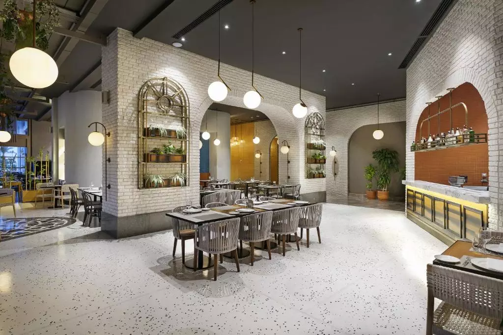 رستوران هتل تایتانیک لارا آنتالیا